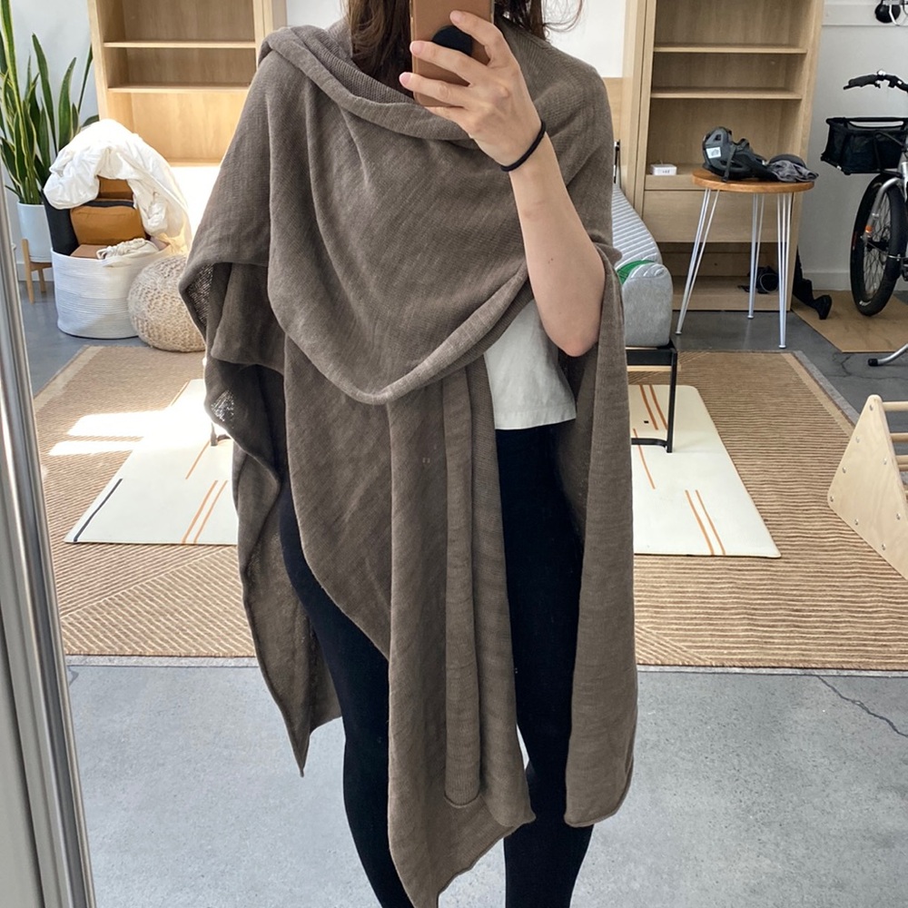 Gorgeous poncho wrap scarf tunic kimono